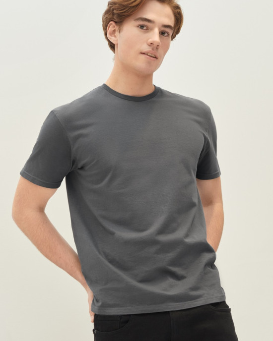 Мъжка Памучна Тениска Softstyle® (150 g/m²) – Modern Classic Fit